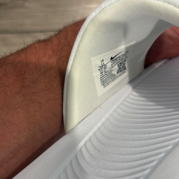 Nike White and Black Slide Men Sandals 11 - Picture 10 of 10